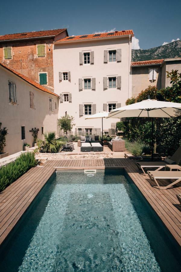 Bed and Breakfast Palazzo Sbutega à Kotor Extérieur photo