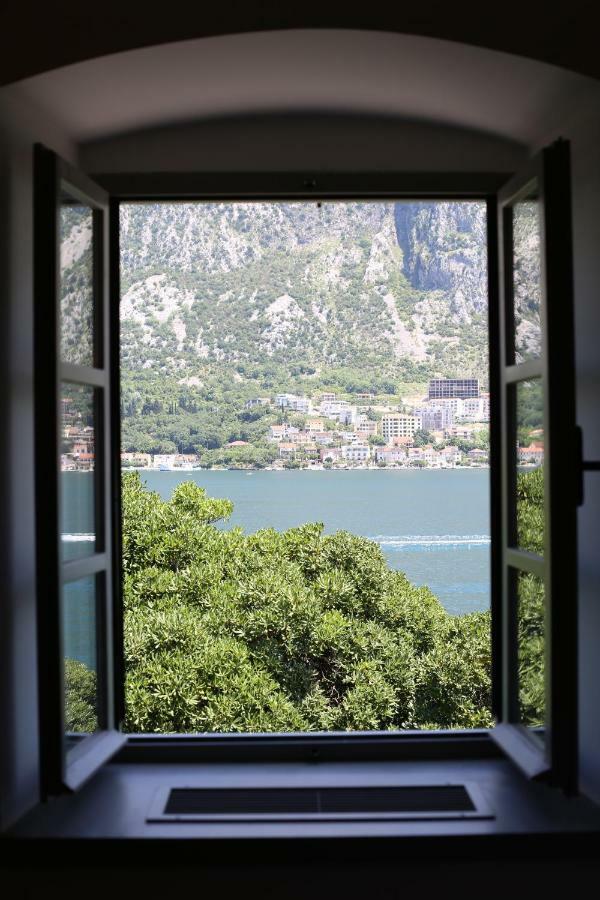 Bed and Breakfast Palazzo Sbutega à Kotor Extérieur photo